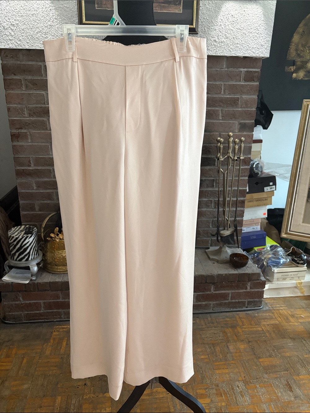 Vince Wide-Leg Trousers in cream